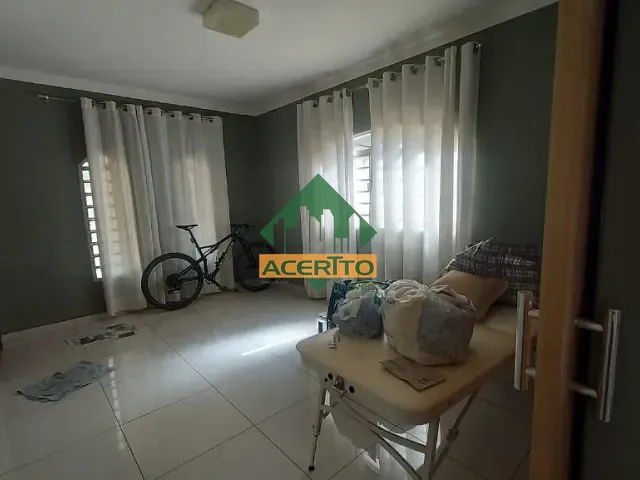 Casa com 300m² 3 quartos e 3 banheiros, à venda, no bairro Dona Amélia em Araçatuba