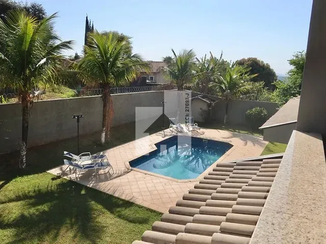 Casa com 1000m² 4 quartos e 5 banheiros, à venda, no bairro Loteamento Portal da Colina em Jundiaí