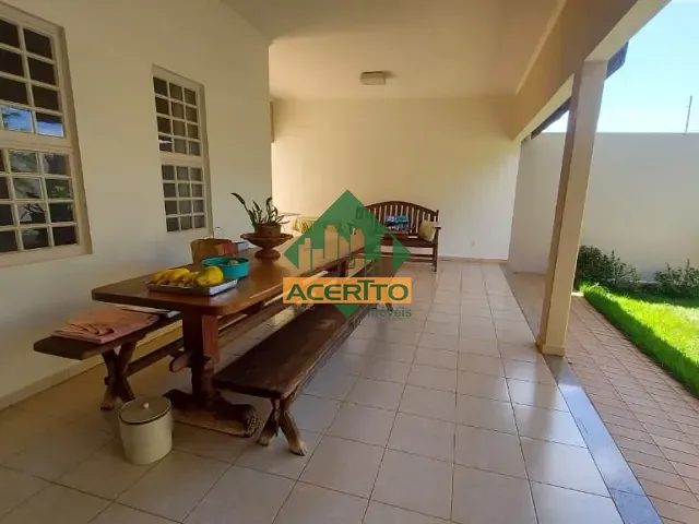 Casa com 375m² 3 quartos e 3 banheiros, à venda, no bairro Jardim Nova Yorque em Araçatuba