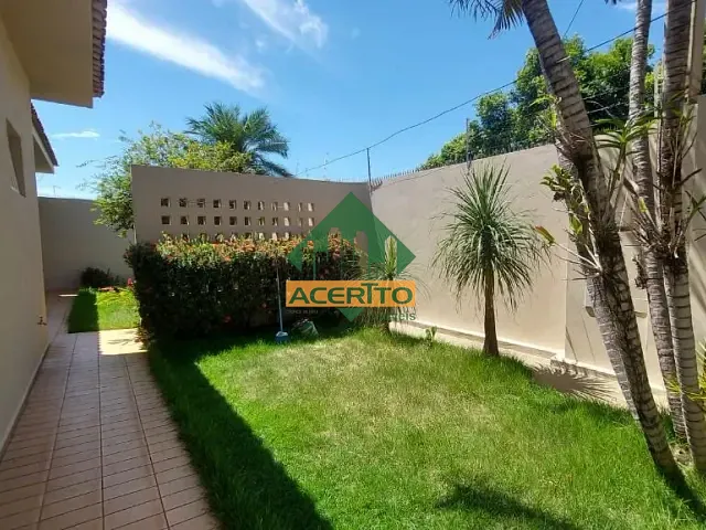 Casa com 375m² 3 quartos e 3 banheiros, à venda, no bairro Jardim Nova Yorque em Araçatuba