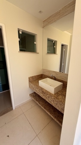 Casa 5 quartos e 2 banheiros, à venda, no bairro Parque Jóquei Club em Campos dos Goytacazes