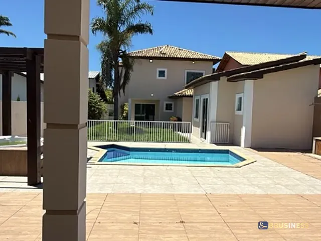 Casa 5 quartos e 2 banheiros, à venda, no bairro Parque Jóquei Club em Campos dos Goytacazes