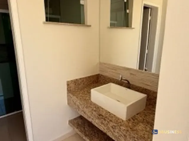 Casa 5 quartos e 2 banheiros, à venda, no bairro Parque Jóquei Club em Campos dos Goytacazes
