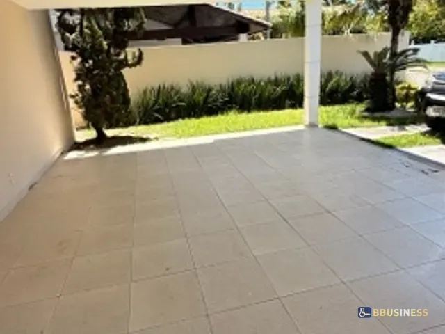 Casa 5 quartos e 2 banheiros, à venda, no bairro Parque Jóquei Club em Campos dos Goytacazes