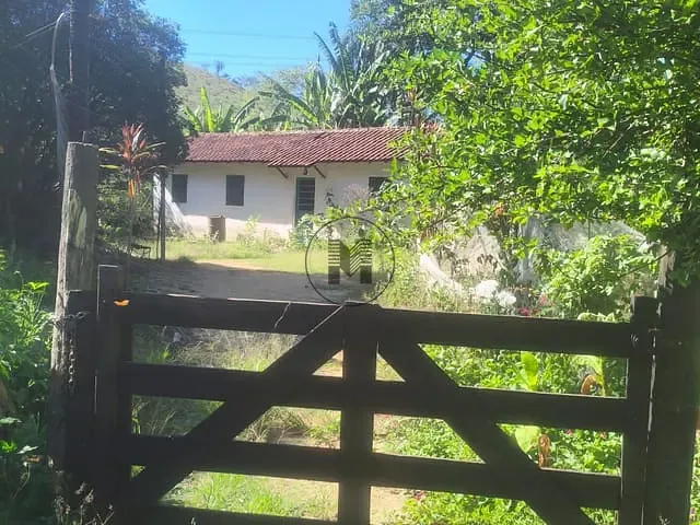 Casa 2 quartos e 1 banheiro, para alugar, no bairro Área Rural de Guaratinguetá em Guaratinguetá