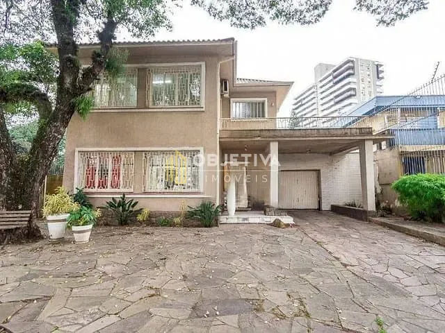 Casa 5 quartos e 4 banheiros, à venda, no bairro Petrópolis em Porto Alegre