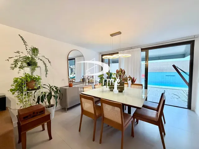 Casa com 285m² 4 quartos e 5 banheiros, à venda, no bairro Charitas em Niterói