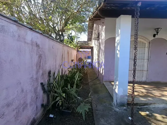 Casa com 494m² 4 quartos e 4 banheiros, à venda ou para alugar, no bairro Barra de São João em Casimiro de Abreu