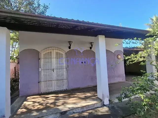 Casa com 494m² 4 quartos e 4 banheiros, à venda ou para alugar, no bairro Barra de São João em Casimiro de Abreu