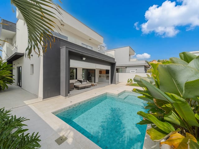 Casa com 450m² 4 quartos e 3 banheiros, à venda, no bairro Jardim do Golfe em São José dos Campos