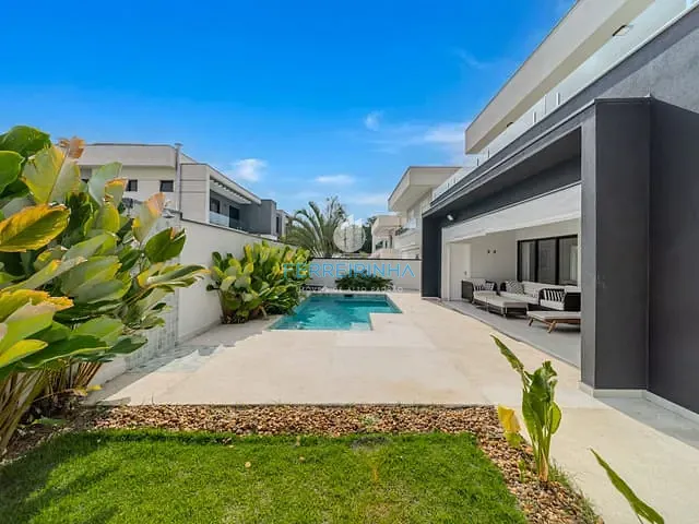 Casa com 450m² 4 quartos e 4 banheiros, à venda, no bairro Jardim do Golfe em São José dos Campos