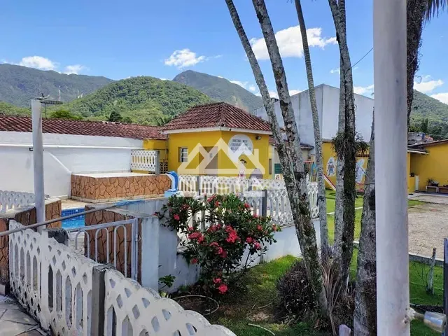 Casa 1 quarto e 1 banheiro, à venda, no bairro Massaguaçu em Caraguatatuba