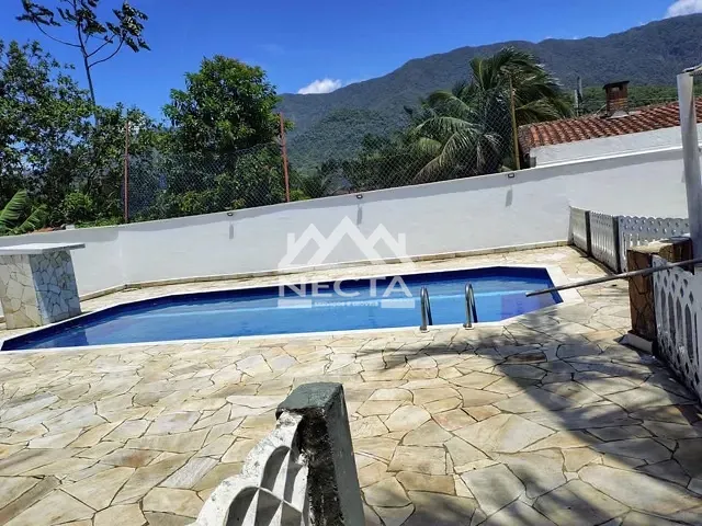 Casa 1 quarto e 1 banheiro, à venda, no bairro Massaguaçu em Caraguatatuba