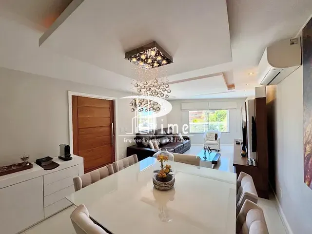 Casa 4 quartos e 2 banheiros, à venda, no bairro Camboinhas em Niterói