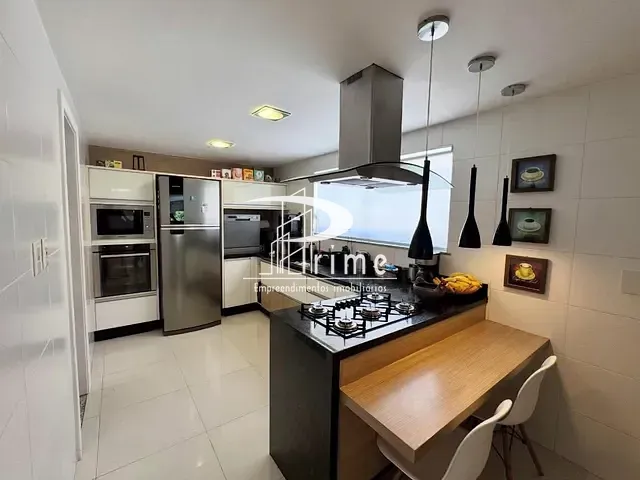 Casa 4 quartos e 2 banheiros, à venda, no bairro Camboinhas em Niterói