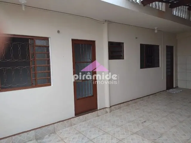 Casa com 300m² 5 quartos e 4 banheiros, à venda, no bairro Santana em São José Dos Campos