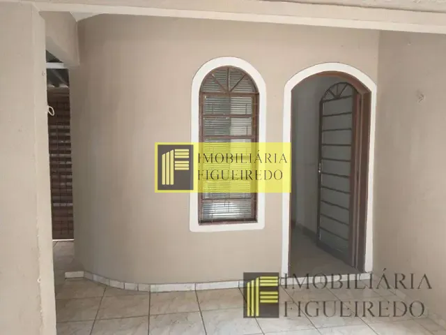 Casa com 60m² 2 quartos e 1 banheiro, para alugar, no bairro Solo Sagrado em São José do Rio Preto