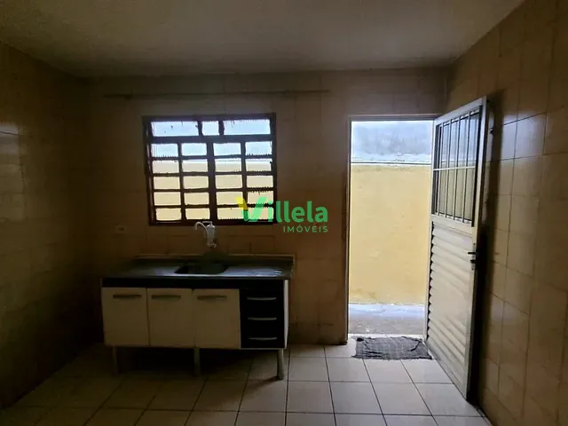 Casa 2 quartos e 1 banheiro, para alugar, no bairro Jardim Patrícia em Itaquaquecetuba