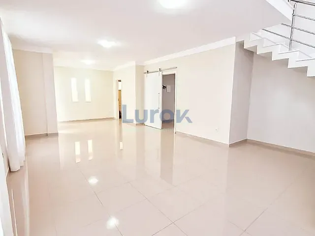 Casa com 246m² 3 quartos e 1 banheiro, à venda, no bairro Fazenda Santana em Valinhos