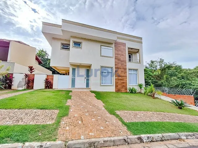 Casa com 246m² 3 quartos e 1 banheiro, à venda, no bairro Fazenda Santana em Valinhos