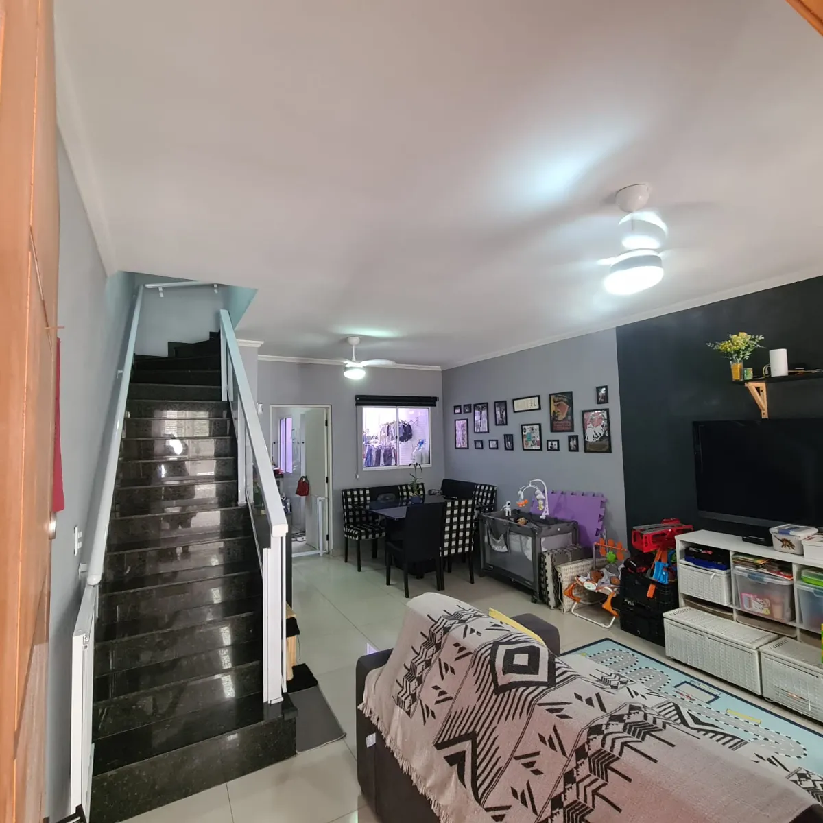Casa para venda em Vila Guilhermina com 2 quartos, sendo 1 suíte, 90m²