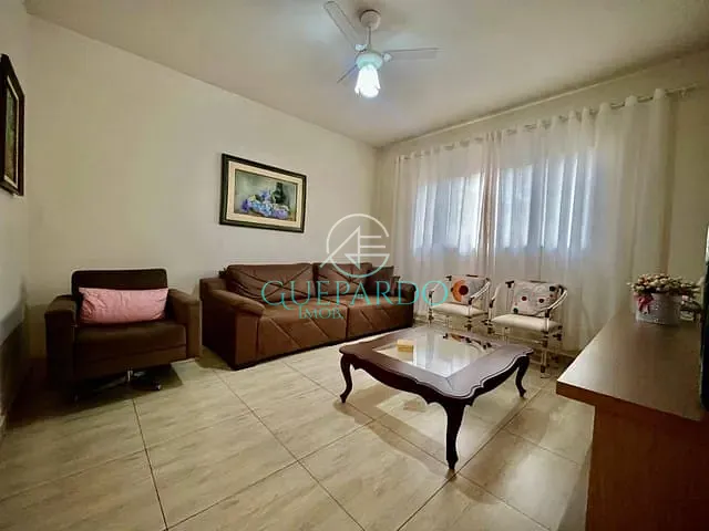 Casa com 200m² 3 quartos e 3 banheiros, à venda, no bairro Jardim Colúmbia D em Londrina