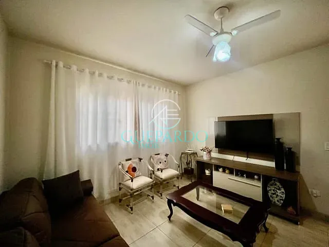 Casa com 200m² 3 quartos e 3 banheiros, à venda, no bairro Jardim Colúmbia D em Londrina