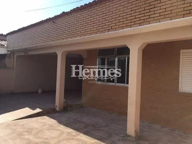 Casa com 300m² 3 quartos e 2 banheiros, à venda, no bairro Jardim dos Calegaris em Paulínia