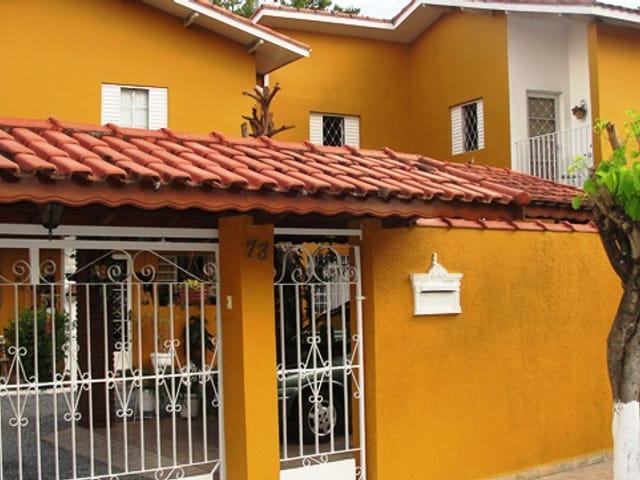 Casa com 320m² 4 quartos e 1 banheiro, à venda, no bairro Carangola em Pindamonhangaba