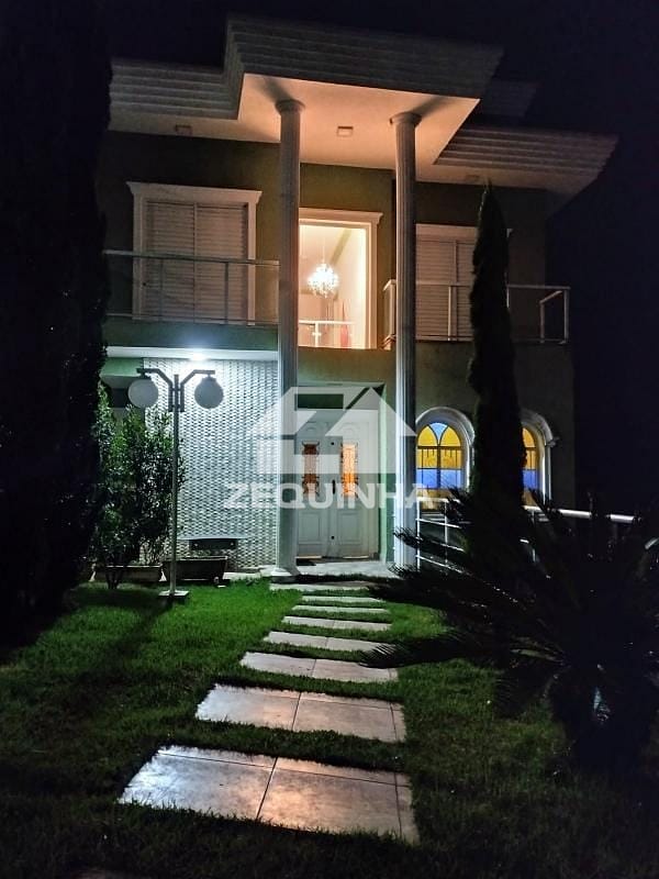 Casa à venda com 3 quartos, 290m² - Foto 8