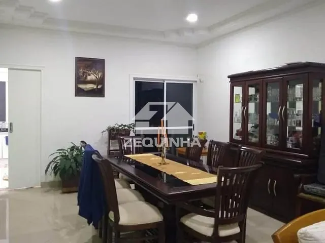 Casa com 430m² 3 quartos e 5 banheiros, à venda, no bairro Suru em Santana De Parnaiba