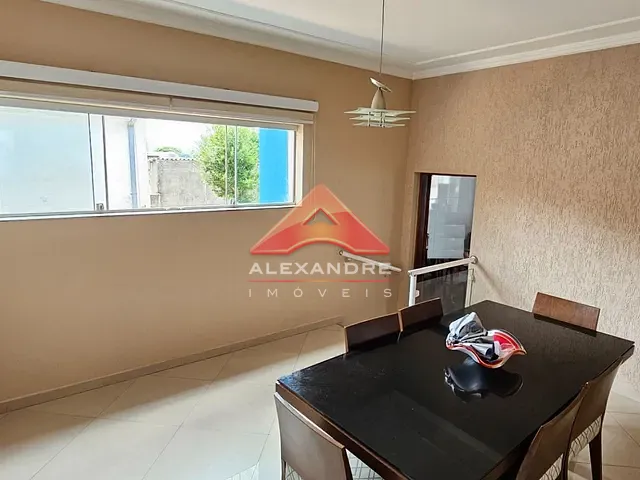 Casa com 270m² 3 quartos e 3 banheiros, à venda, no bairro Vila Maria em São José dos Campos