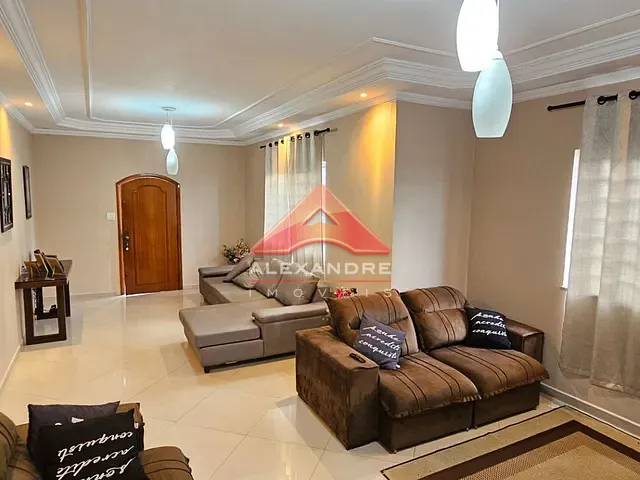 Casa com 270m² 3 quartos e 3 banheiros, à venda, no bairro Vila Maria em São José dos Campos