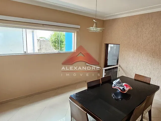 Casa com 270m² 3 quartos e 3 banheiros, à venda, no bairro Vila Maria em São José dos Campos