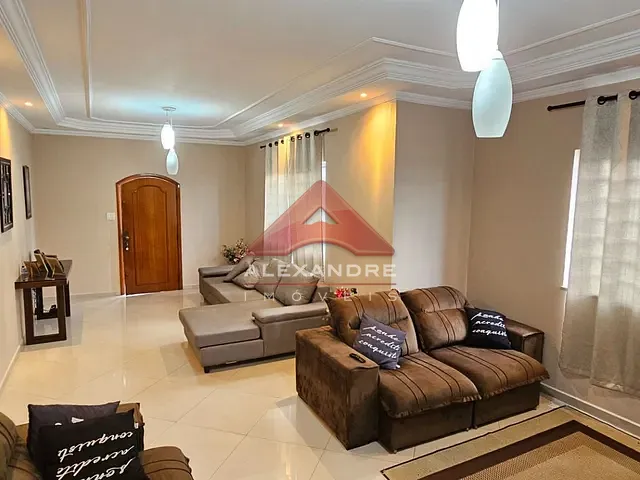 Casa com 270m² 3 quartos e 3 banheiros, à venda, no bairro Vila Maria em São José dos Campos