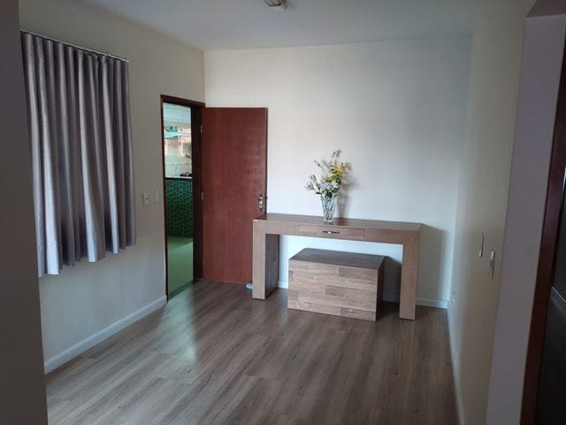 Casa com 300m² 3 quartos e 3 banheiros, à venda, no bairro Santa Mônica em Londrina