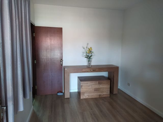 Casa com 300m² 3 quartos e 3 banheiros, à venda, no bairro Santa Mônica em Londrina