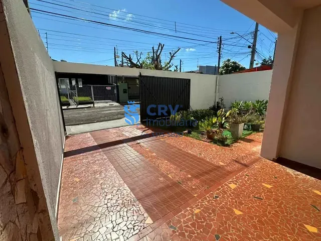 Casa com 300m² 4 quartos e 3 banheiros, à venda ou para alugar, no bairro Jardim Londrilar em Londrina