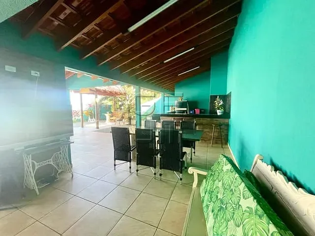 Casa com 360m² 3 quartos e 3 banheiros, à venda, no bairro Loteamento Chamonix em Londrina