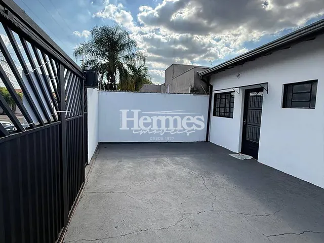 Casa com 90m² 2 quartos e 1 banheiro, para alugar, no bairro Jardim Fortaleza em Paulínia
