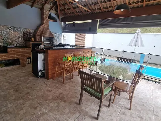 Casa 3 quartos e 3 banheiros, à venda, no bairro Urbanova em São José dos Campos