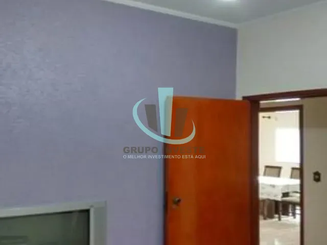 Casa com 400m² 4 quartos e 3 banheiros, à venda, no bairro JARDIM BOTANICO em ARARAQUARA