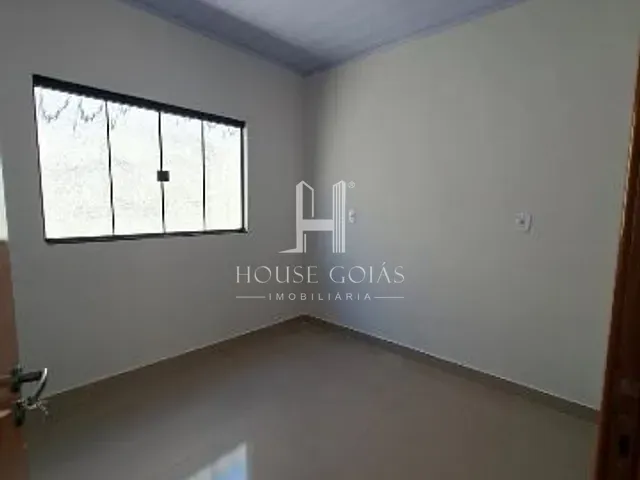 Casa com 225m² 3 quartos e 2 banheiros, à venda, no bairro Residencial Buena Vista III em Goiânia