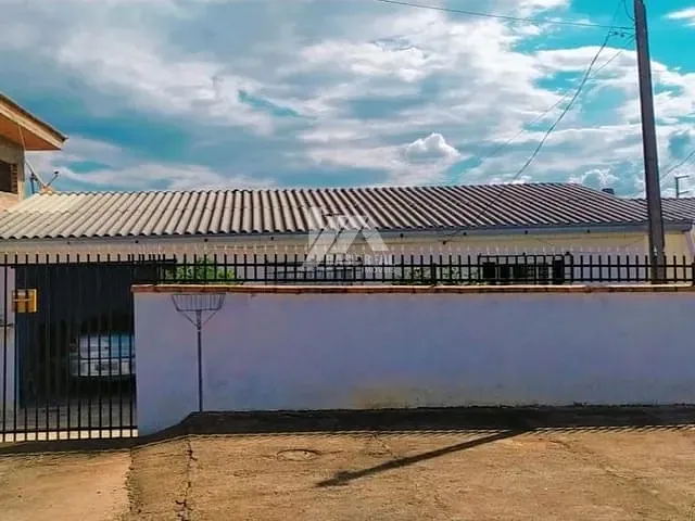 Casa 3 quartos e 2 banheiros, à venda, no bairro Conradinho em Guarapuava