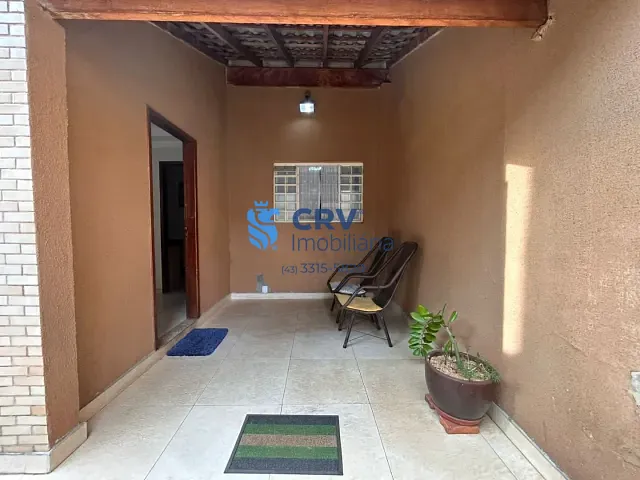 Casa com 200m² 2 quartos e 3 banheiros, à venda, no bairro Conjunto Professora Hilda Mandarino em Londrina