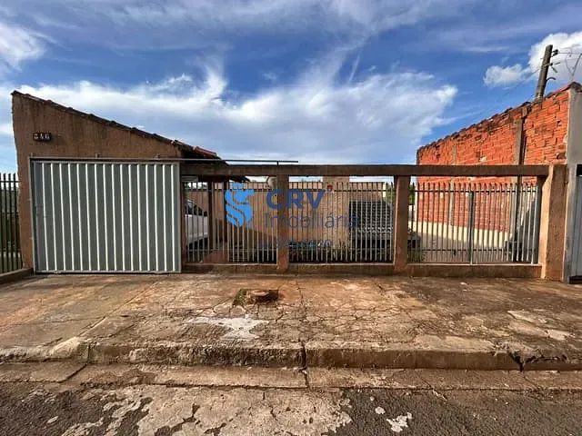 Casa com 200m² 2 quartos e 3 banheiros, à venda, no bairro Conjunto Professora Hilda Mandarino em Londrina