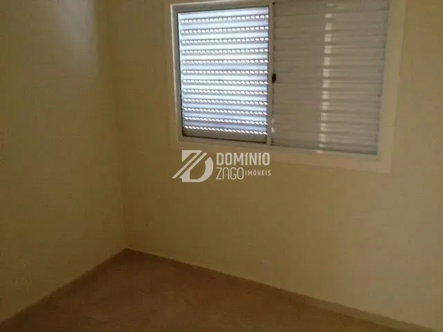 Casa com 200m² 3 quartos e 2 banheiros, à venda ou para alugar, no bairro Residencial Morada Du Park em Uberaba
