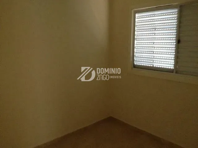 Casa com 200m² 3 quartos e 2 banheiros, à venda ou para alugar, no bairro Residencial Morada Du Park em Uberaba