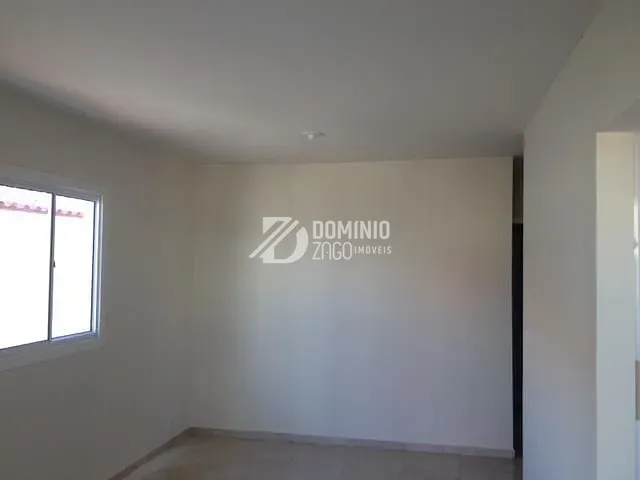 Casa com 200m² 3 quartos e 2 banheiros, à venda ou para alugar, no bairro Residencial Morada Du Park em Uberaba