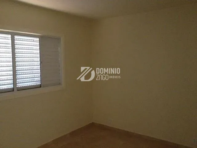Casa com 200m² 3 quartos e 2 banheiros, à venda ou para alugar, no bairro Residencial Morada Du Park em Uberaba